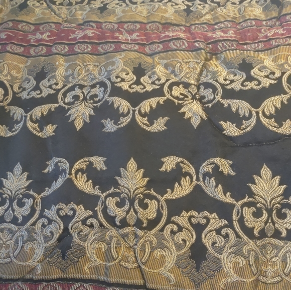 King Size Burgundy and Black and Gold Comforter - Picture 4 of 6